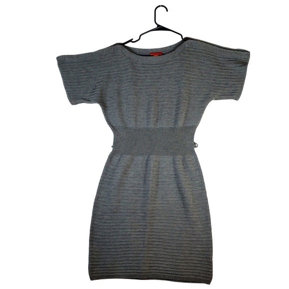 Signature by Sangria Dresses & Skirts - Signature by Sangria Gray Ribbed Knit Batwing Sleeve Zipper Dress Women's M